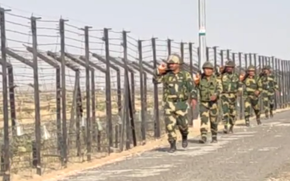 BSF on Alert Mode due to Infiltration in Fog आपरेशन सर्द हवा जल्द होगा शुरु