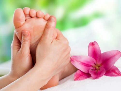 Soles of Feet Massage : पैरों के तलवों की मालिश करने से मिलते हैं ये फायदे