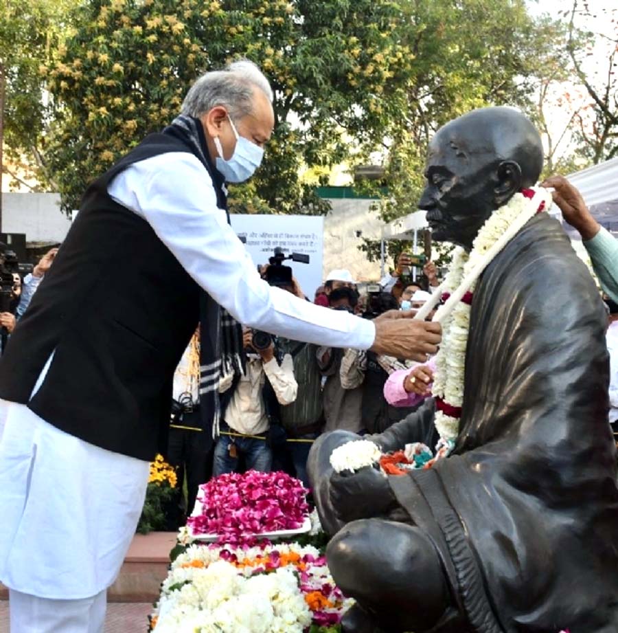 Peace March in Memory of ‘Dandi Yatra’ in Jaipur : सीएम अशोक गहलोत ने कहा- BJP धर्म के नाम पर कर रही राजनीति