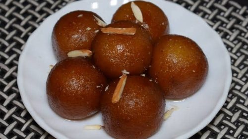 घर पर आसानी से बनाएं ब्राउन ब्रेड से गुलाब जामुन Brown Bread Gulab Jamun Recipe