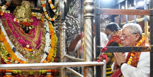 Chaitra Navratri : राज्यपाल कलराज मिश्र ने चैत्र नवरात्र में मां विंध्यवासिनी के दर्शन किए