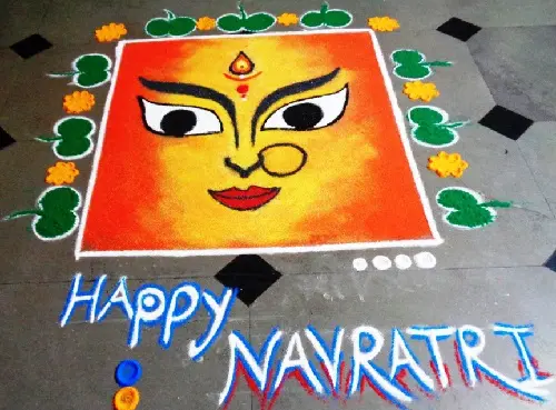 Rangoli Made in Navratri : नवरात्रो के त्योहार पर घर में रगोली बनाना बहुत ही शुभ मना जाता है