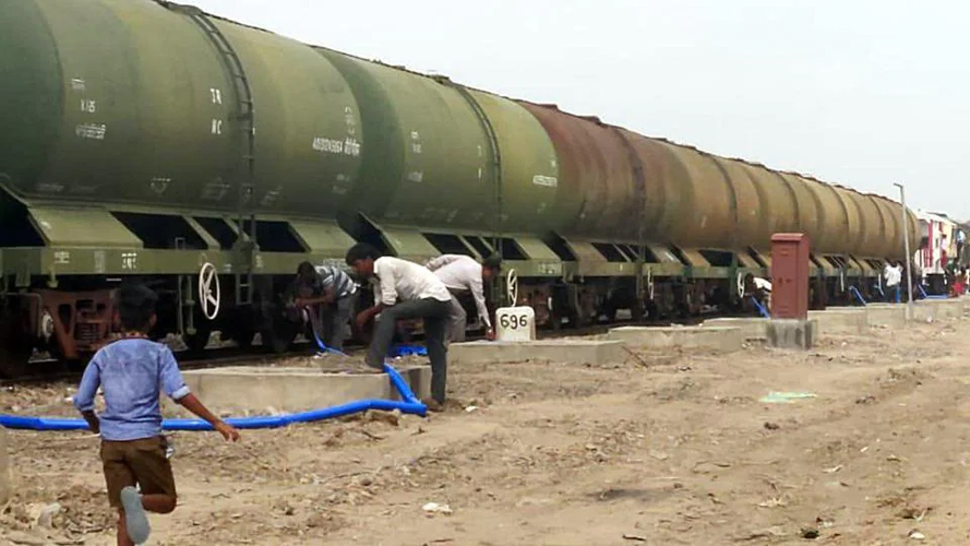 आज पाली में पहुंचेगी वाटर ट्रेन, 16 करोड़ होंगे खर्च Water Train Started in Rajasthan