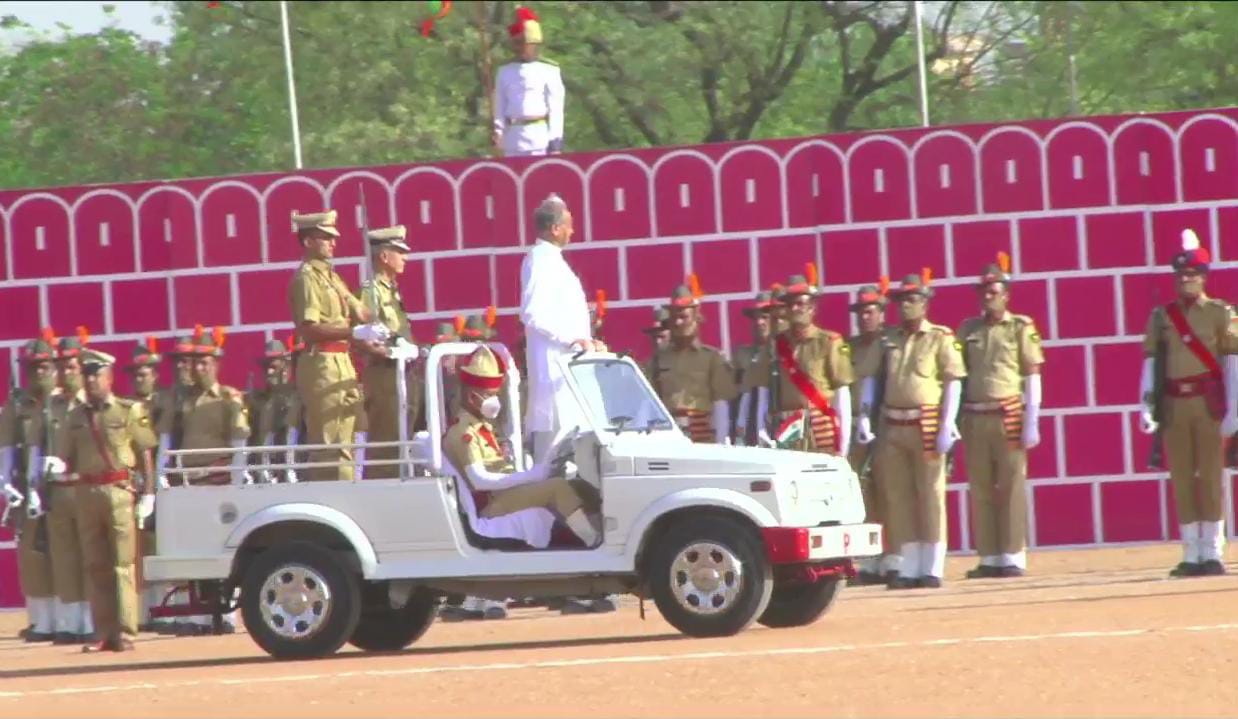 Rajasthan Police Foundation Day 2022 के मौके पर सीएम गहलोत ने ली परेड की सलामी