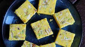 Doodh Kesar Barfi एक आसान और स्वादिष्ट बर्फी रेसिपी है