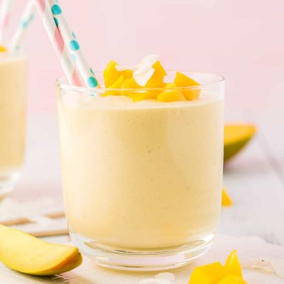 गर्मियों में Mango Coconut Smoothie से करें दिन की शुरुआत