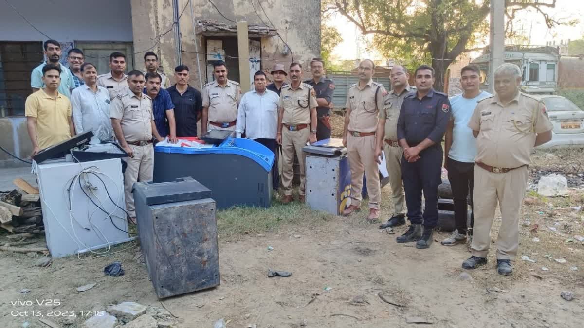 Rajasthan : मेवात पुलिस की बड़ी कार्रवाई, घर में बरामद हुईं ATM मशीनें