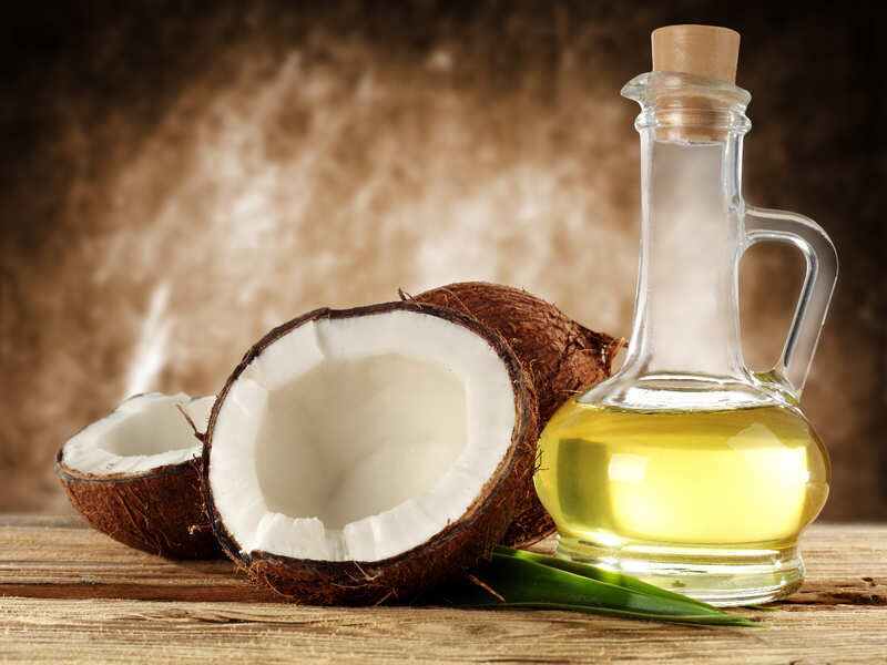 Kesar coconut oil benefits: सोने से पहले लगाएं ये चीजें, स्किन हो जाएगी और भी सोफ्ट