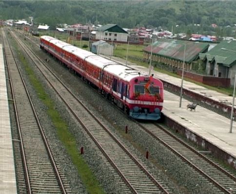 Jammu-Train: जम्मू ट्रेन हुई लेट, आखिर क्यों एक बेरोजगार ने फैलाई बम होने की झूठी अफवाह