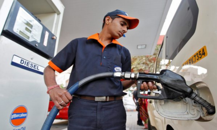 Petrol Pump Fraud: ऐसे हो सकता है आपके साथ पेट्रोल पंप पर धोखा, जानें कैसे बचें