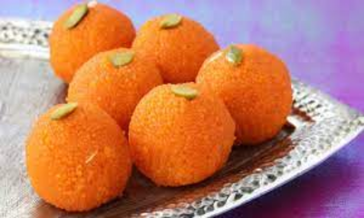 Motichoor Laddoo Recipe: घर में ही बनाएं बाजार जैसे मोतीचूर के लड्डू, आज ही ट्राई करें ये रेसिपी