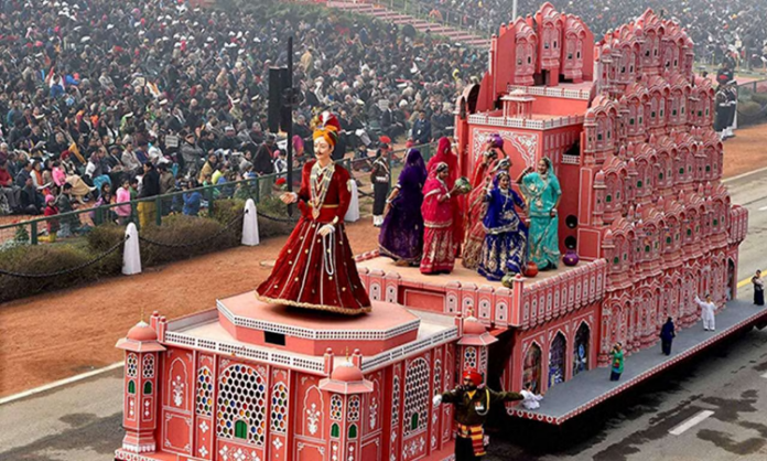 Rajasthan News: राजस्थान में रही गणतंत्र दिवस की धूम, कहीं रंगारंग कार्यक्रम के साथ निकली झांकी तो