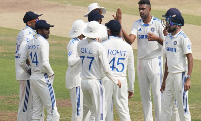 Ind vs Eng: तीसरे दिन का खेल खत्म होने तक इंग्लैंड को 126 रनों की बढ़त