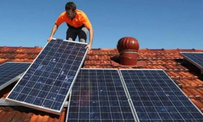 Solar Rooftop System: जानें सोलर प्लांट लगाने के फायदे