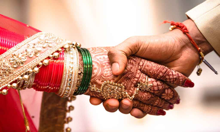 Inter-Caste Marriage Scheme: इस तरह शादी की तो मिलेंगे 10 लाख, जानें क्या है ये सरकारी स्कीम