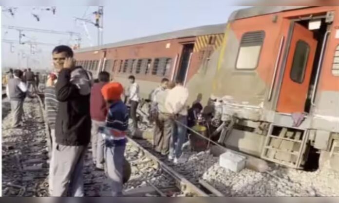 Sabarmati Agra Superfast Train