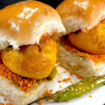 Vada Pav: घर बैठे खाना चाहते हैं मुंबई का वड़ा पाव?