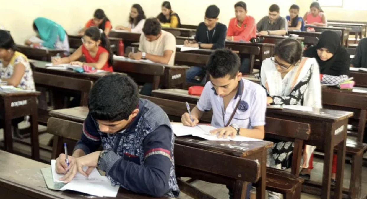 JEE Advanced 2024: जेईई एडवांस्ड के जारी हुए एडमिट कार्ड, इन बातों का रखें ध्यान